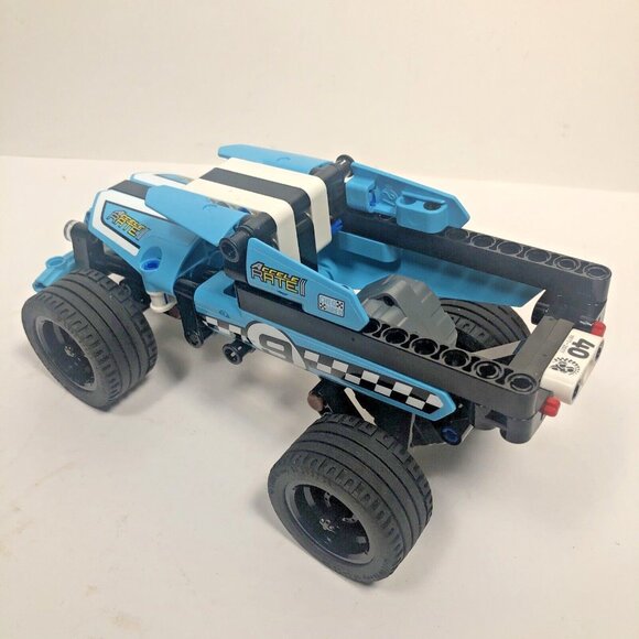 Lego Technic Stunt Truck #9 AcceleRate, 42059 winds up & moves - Picture 4 of 7